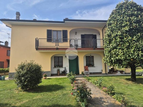 casa indipendente in vendita a Zerbo