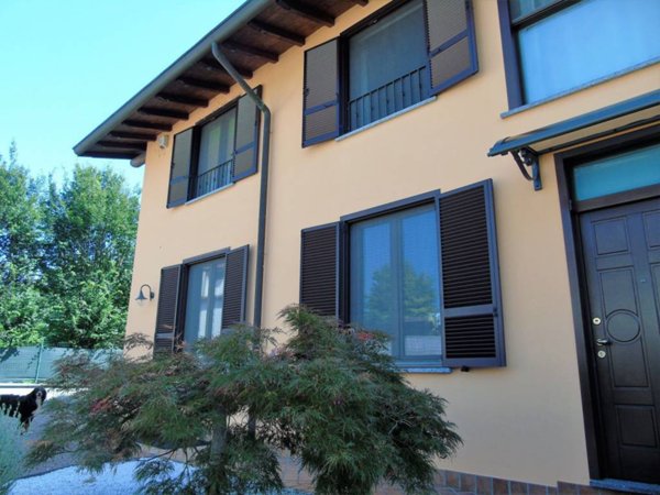 casa indipendente in vendita a Zerbolò in zona Parasacco
