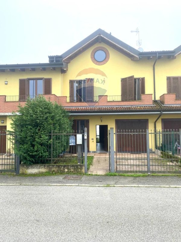casa indipendente in vendita a Zerbolò in zona Parasacco