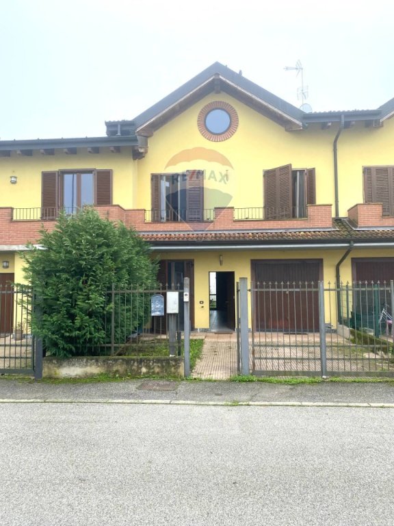 casa indipendente in vendita a Zerbolò in zona Parasacco