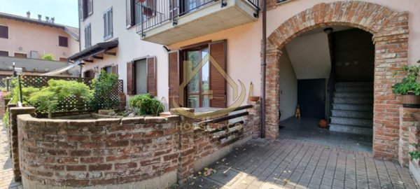 appartamento in vendita a Zerbolò in zona Parasacco