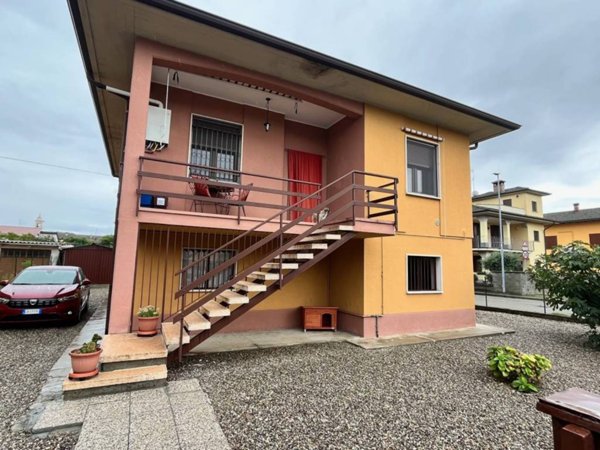 casa indipendente in vendita a Zerbolò