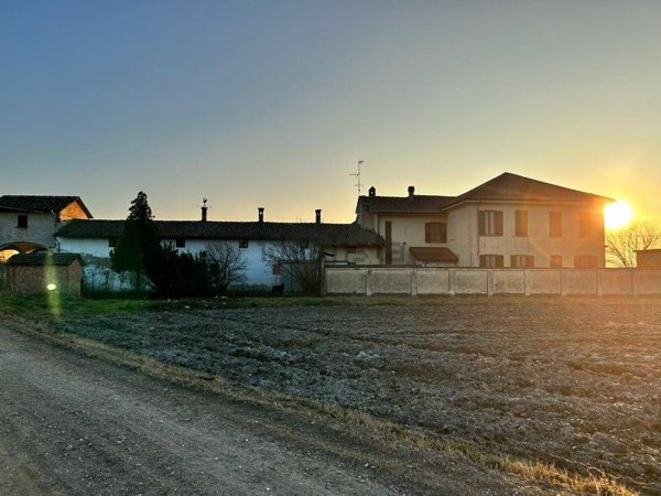 casale in vendita a Zerbolò
