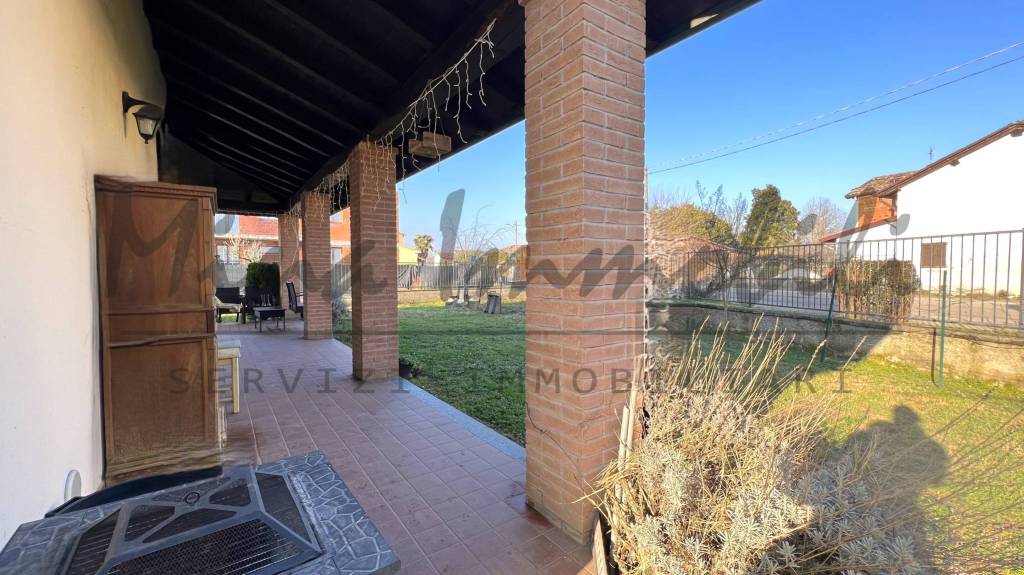 casa indipendente in vendita a Zerbolò in zona Parasacco