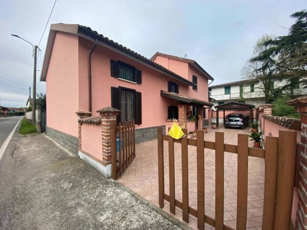 casa indipendente in vendita a Zerbolò in zona Parasacco