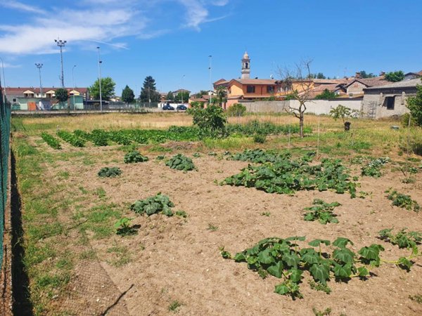 terreno edificabile in vendita a Zerbolò