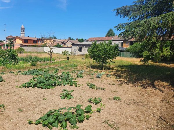 terreno edificabile in vendita a Zerbolò