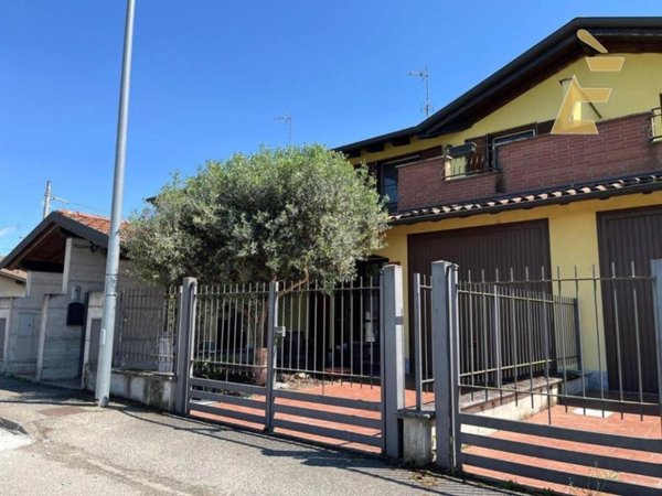 casa indipendente in vendita a Zerbolò