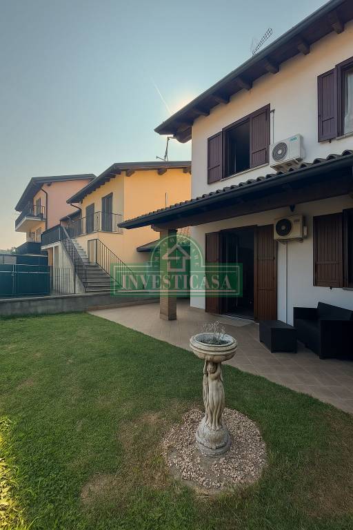 casa indipendente in vendita a Zerbolò