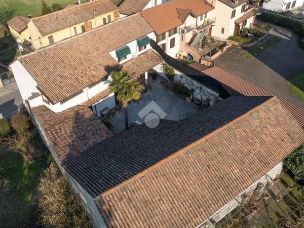 casa indipendente in vendita a Zerbolò in zona Parasacco