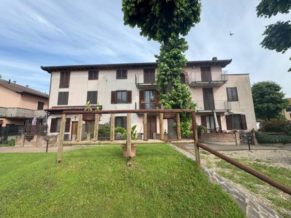 appartamento in vendita a Zerbolò in zona Parasacco