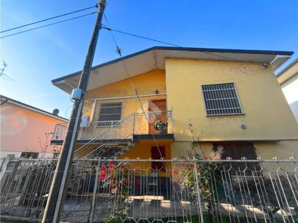 casa indipendente in vendita a Zerbolò
