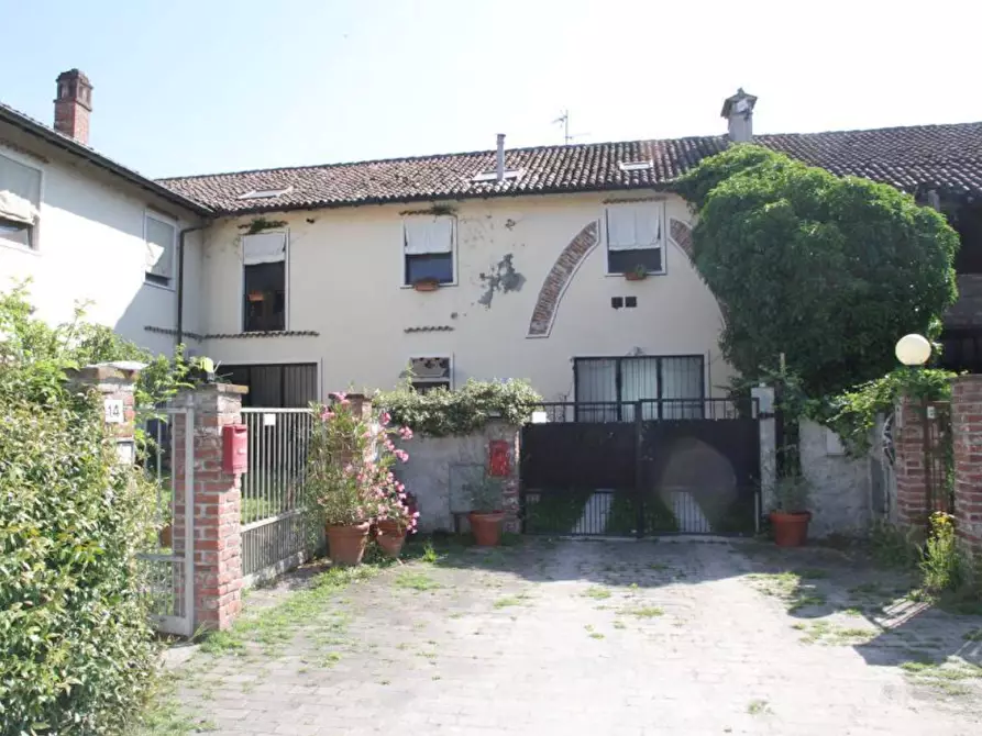 appartamento in vendita a Zerbolò in zona Marzo