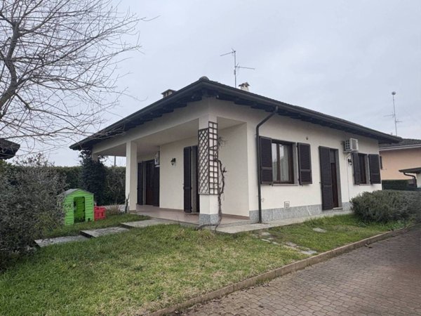 casa indipendente in vendita a Zerbolò