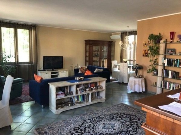 casa indipendente in vendita a Zerbolò in zona Parasacco