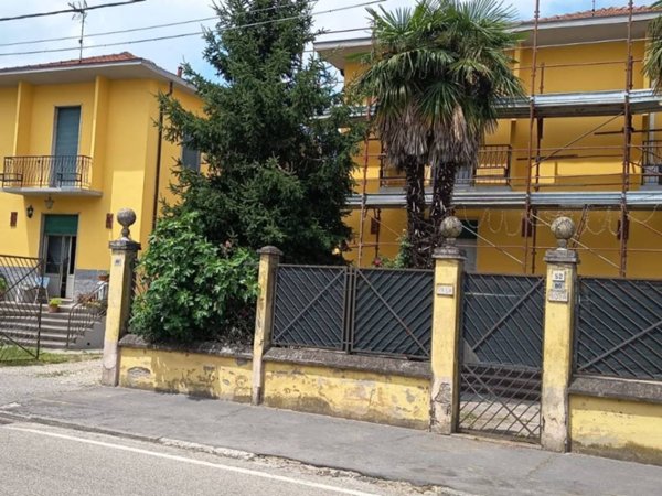 intera palazzina in vendita a Zerbolò in zona Sedone