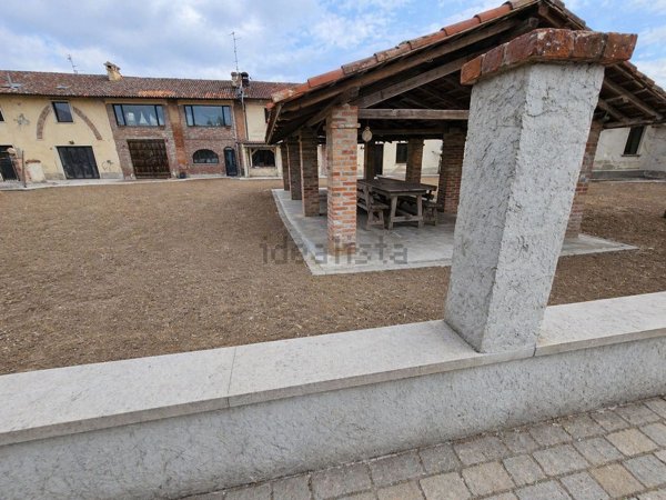 casale in vendita a Zerbolò in zona Marzo
