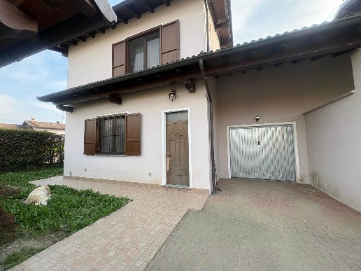 casa indipendente in vendita a Zerbolò in zona Sedone