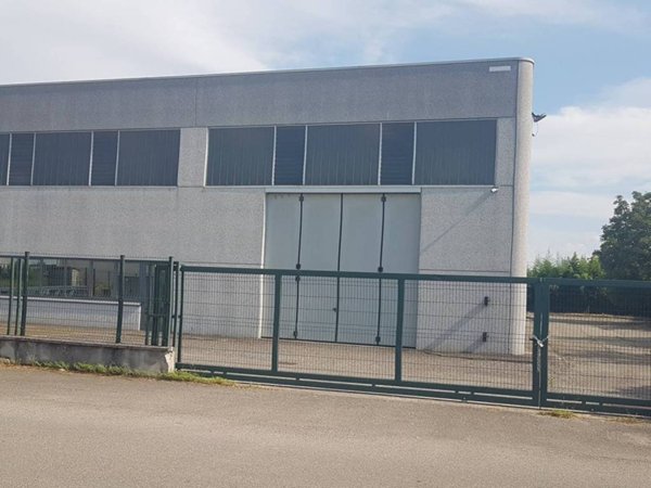 locale commerciale in vendita a Zinasco in zona Sairano