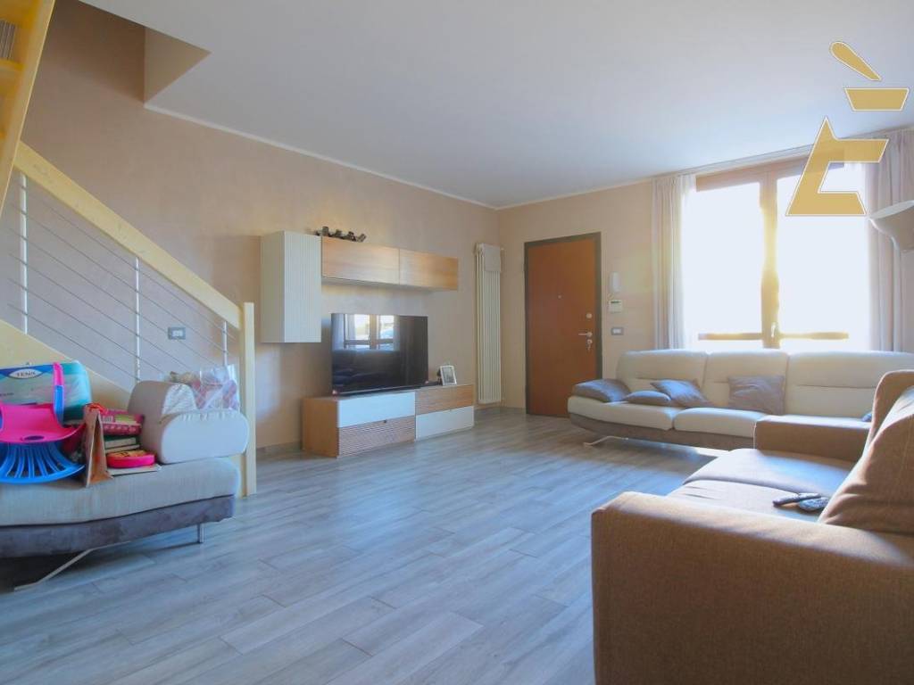 casa indipendente in vendita a Zinasco in zona Sairano
