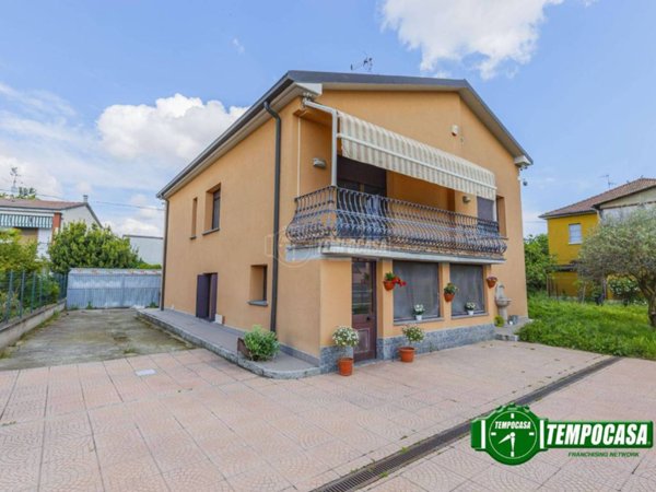 casa indipendente in vendita a Zinasco