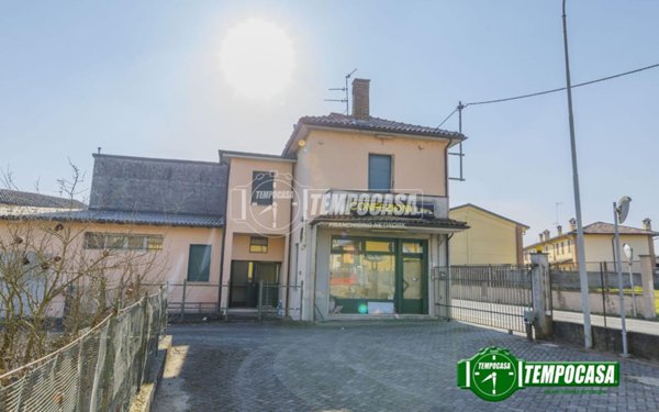 casa indipendente in vendita a Zinasco