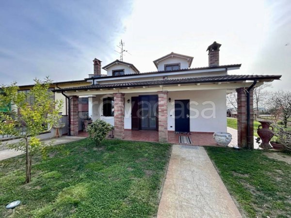 casa indipendente in vendita a Zinasco