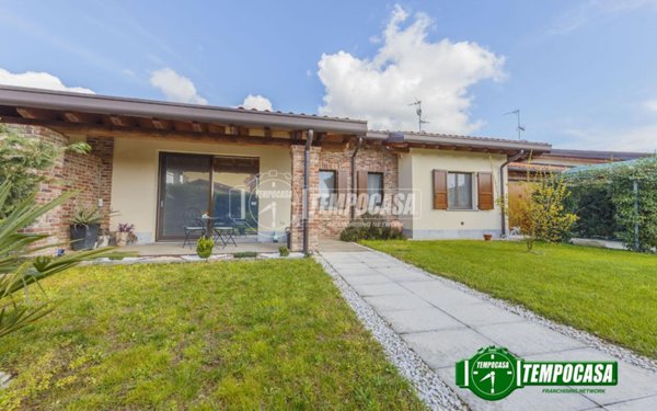 casa indipendente in vendita a Zinasco in zona Sairano
