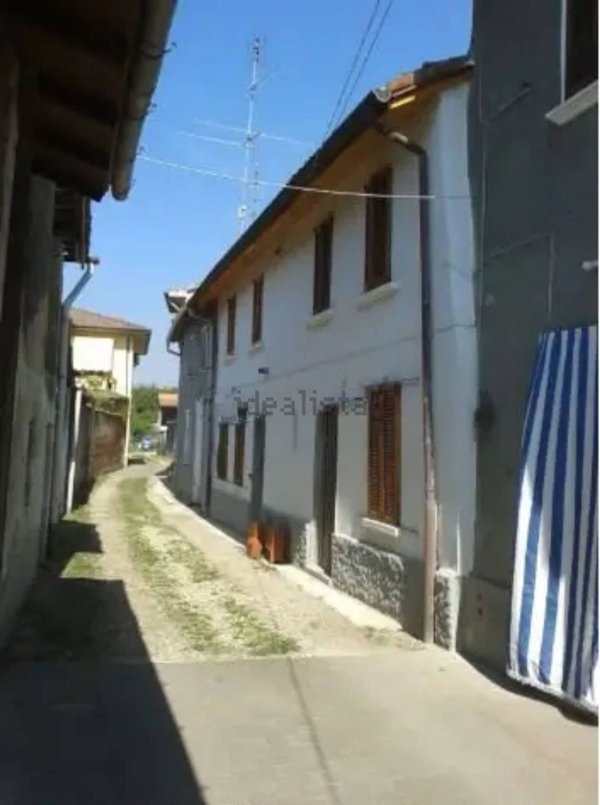 appartamento in vendita a Zinasco in zona Sairano