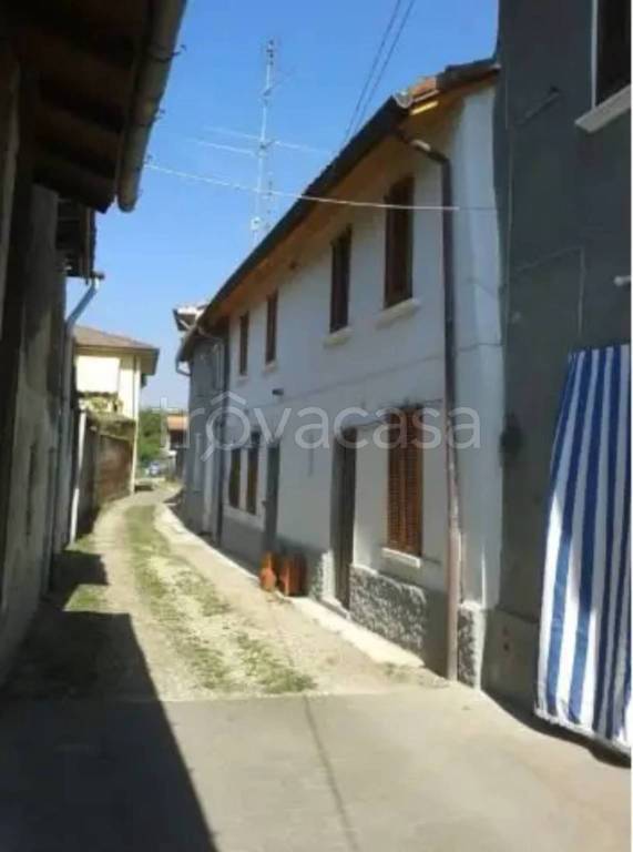 appartamento in vendita a Zinasco in zona Sairano