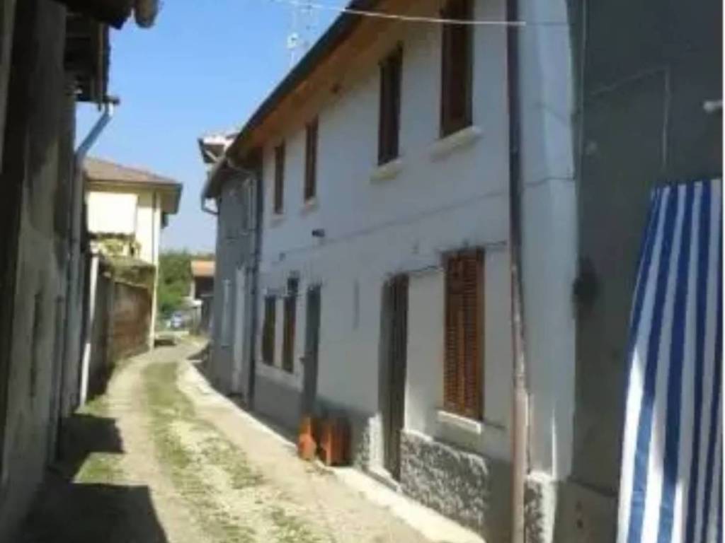 appartamento in vendita a Zinasco in zona Sairano