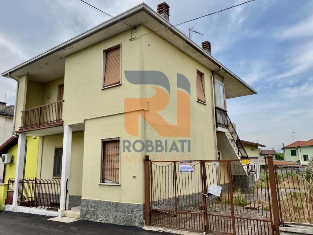 casa indipendente in vendita a Zinasco in zona Sairano