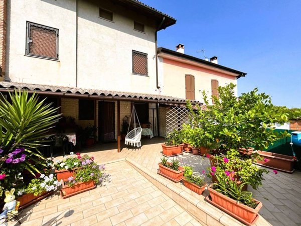 casa semindipendente in vendita a Zinasco in zona Sairano