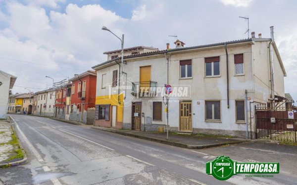 casa indipendente in vendita a Zinasco