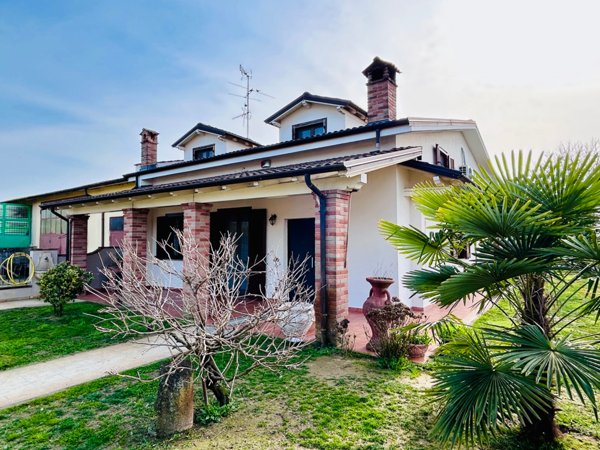 casa indipendente in vendita a Zinasco