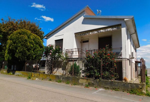 casa indipendente in vendita a Zinasco