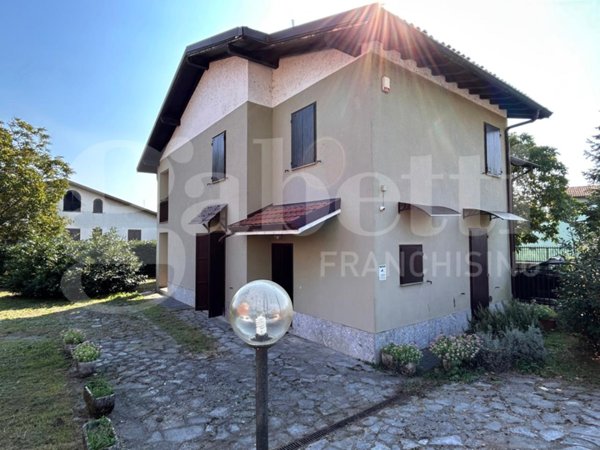 casa indipendente in vendita a Zinasco