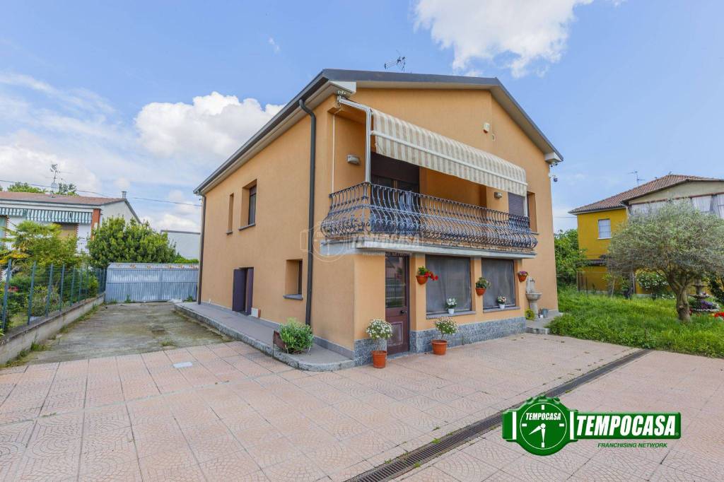 casa indipendente in vendita a Zinasco