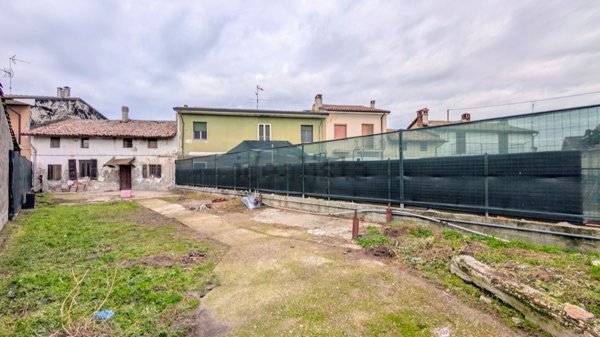 casa semindipendente in vendita a Zinasco