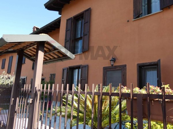 casa indipendente in vendita a Zinasco