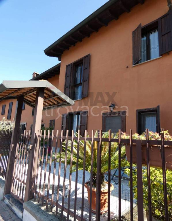 casa indipendente in vendita a Zinasco