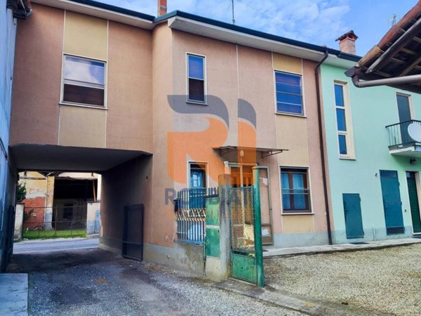 casa indipendente in vendita a Zinasco