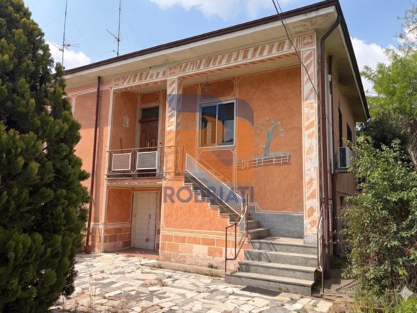 casa indipendente in vendita a Zinasco in zona Sairano