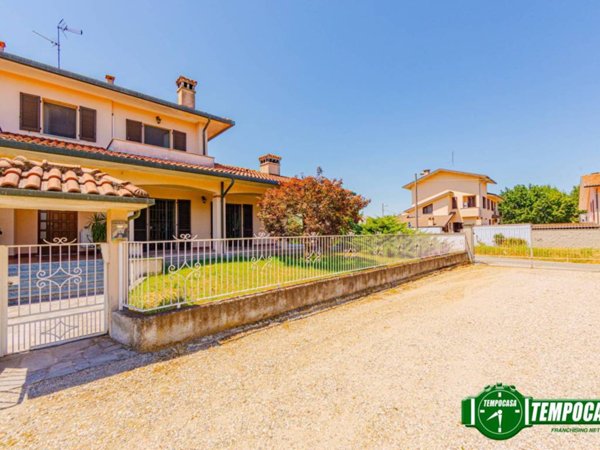 casa indipendente in vendita a Zinasco in zona Sairano