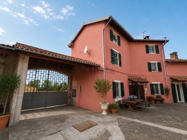 pentavano in vendita a Zinasco in zona Sairano