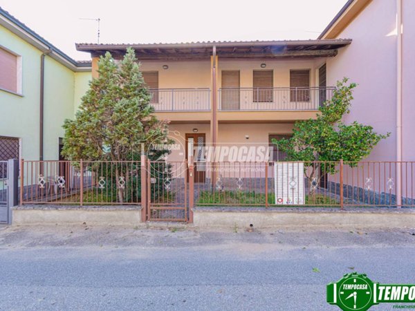 casa indipendente in vendita a Zinasco in zona Sairano