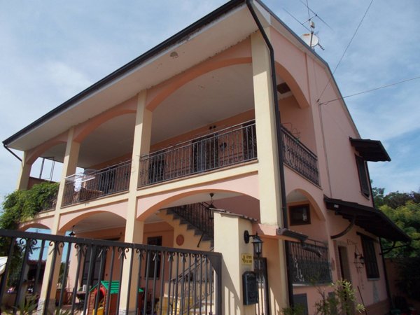 casa indipendente in vendita a Cornale e Bastida in zona Cornale