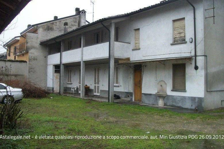 casa indipendente in vendita a Cornale e Bastida
