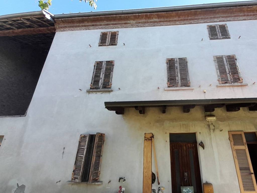 casa indipendente in vendita a Cornale e Bastida in zona Cornale