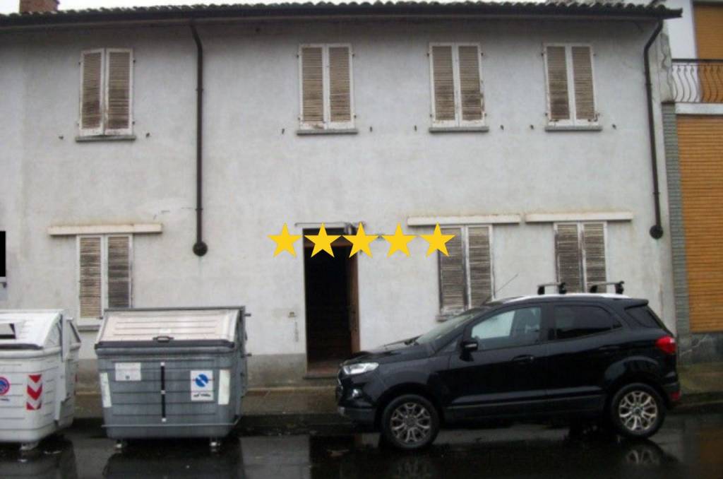 casa indipendente in vendita a Cornale e Bastida